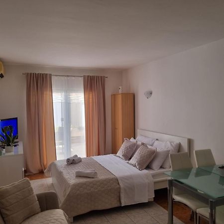 Apartment Bubi Nečujam Exterior foto